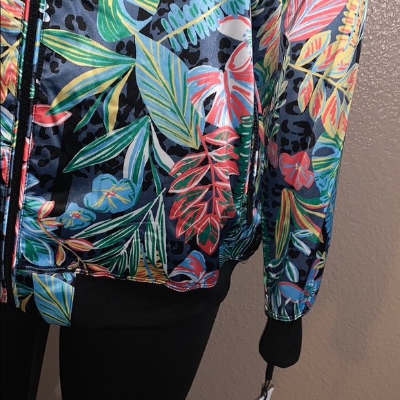 NWT Calvin Klein Performance Jacket - Picture 3 of 11